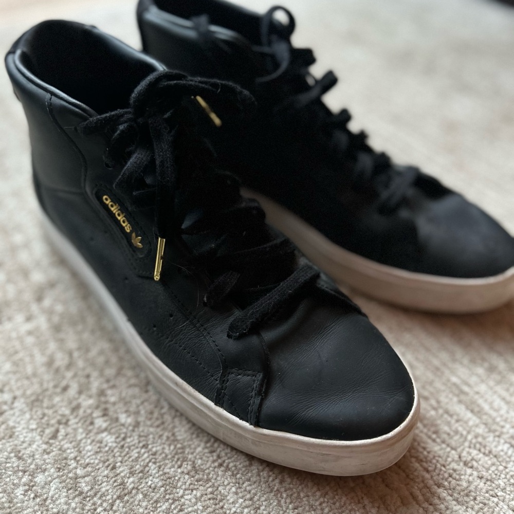 Adidas Unisex (W9 M7) Black and White Sneakers